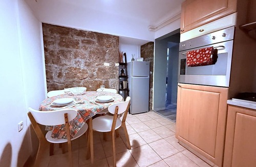 Volosko Apartment | Beautiful apartment for 4 guests with WIFI, A/C, TV, patio and pets allowed