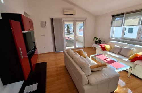 Okrug Donji Apartment | Apartment More with seaview balcony