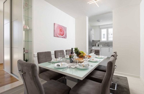 Mejasi Apartment | Rose Penthouse Apartment Split