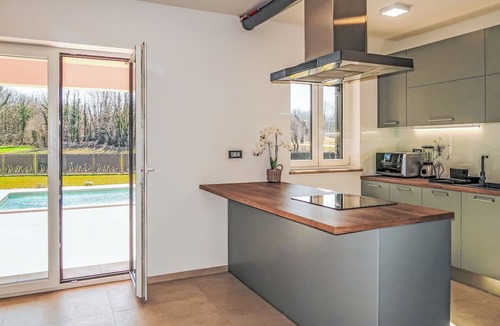 Gracisce House | Beautiful private villa for 8 guests with A/C, WIFI, private pool, TV and terrace