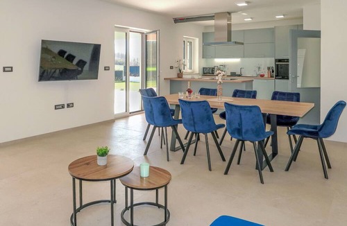 Gracisce House | Beautiful private villa for 8 guests with A/C, WIFI, private pool, TV and terrace