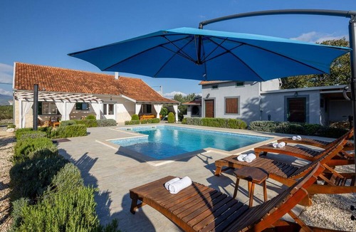 Drnis House | Holiday house Pakovo Selo for 1 - 8 persons with 3 bedrooms - Holiday house