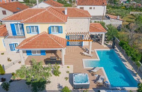 Zaton House | Holiday house Zaton for 1 - 10 persons with 5 bedrooms - Holiday house