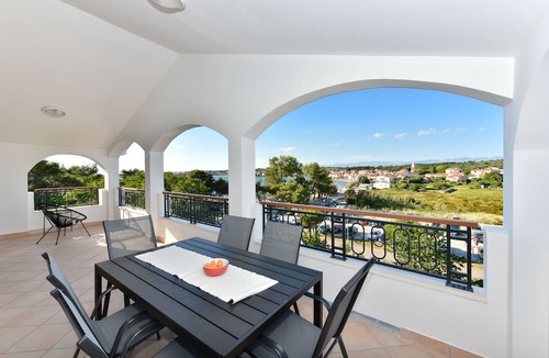 Petrcane Apartment | Mediterraneo Garden Apartments