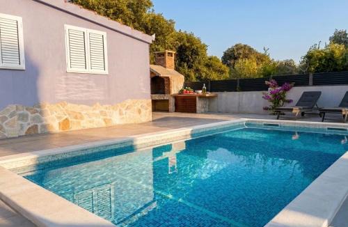 Vinisce House | Holiday home Nancy with private swimming pool