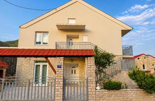 Ravno Apartment | Apartmani Bašić