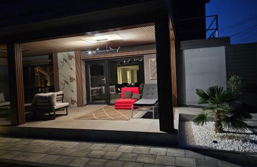 Petresti House | Olive Residence