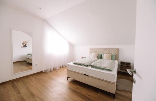 Canton 10 Apartment | Luxoria