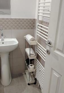 Comiat House | Lopofa