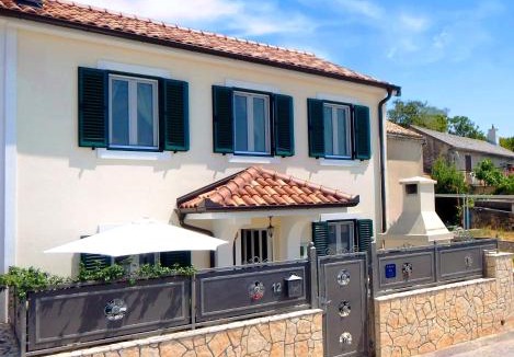 Smrika House | Holiday House - OLD QUEEN
