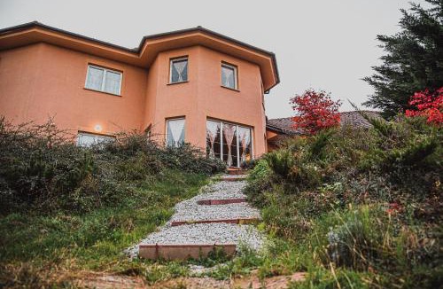 Postojna Villa | Hide Away in a Private Countryside Villa