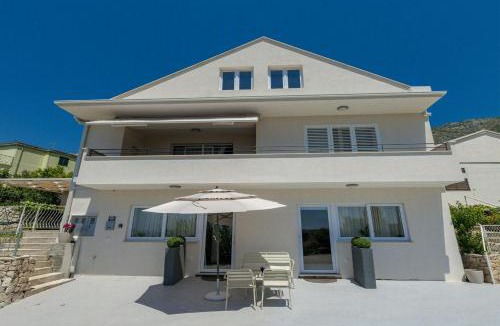 Plat Apartment | Sea Escape