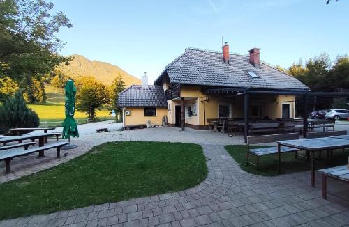 Trzic Bed & Breakfast | Zavetišče v Gozdu