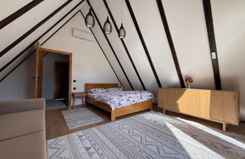 Sokolac Villa | Villa Zehra Nišićka Oaza