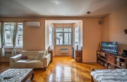 Old Town Apartment | City Hall Prestige 2BDR Apartment