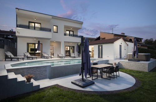 Muntic Villa | Villa Cascada