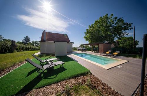 Petrovaradin Villa | Casa Frida