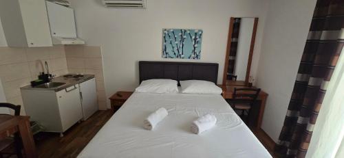 Razanj Apartment | Beach Apartments Maris Ljoljinica