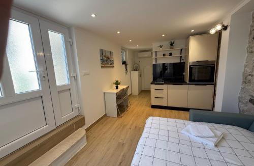 Igrane Apartment | House Marin - by the beach