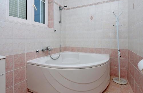 Cizici Apartment | Apartments by the sea Cizici, Krk - 22430