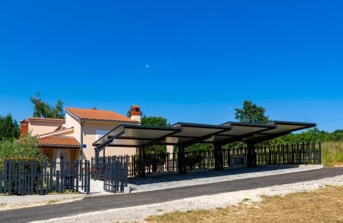 Loborika Villa | Sunny Garden Villa with Pool