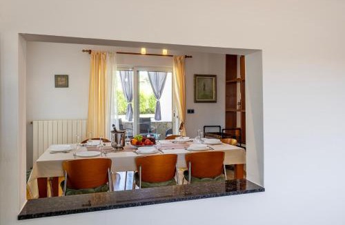 Loborika Villa | Sunny Garden Villa with Pool