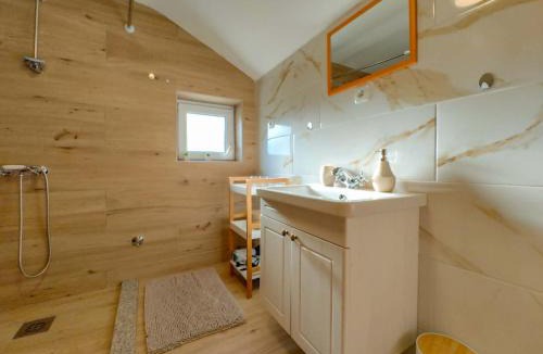 Brusane House | The grandfather's estate - wooden house