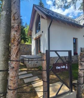 Brebu Nou Villa | Tiny Folk