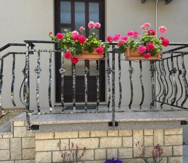 Gedici House | Apartment Nina with private pool
