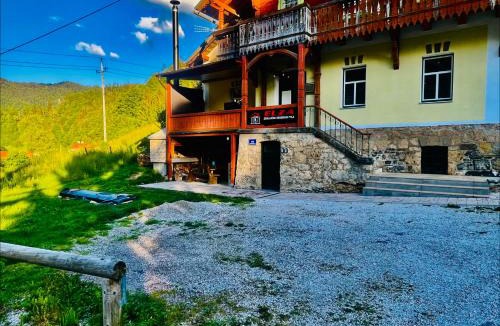 Trzic Apartment | Apartma Elza