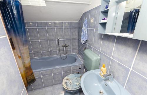Prvic Luka Apartment | Apartment Mirni by the sea