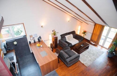 Vozdovac House | Villa Bulevar