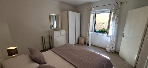 Bol Apartment | Apartment in Bol with terrace, air conditioning, WiFi, washing machine 3634-4