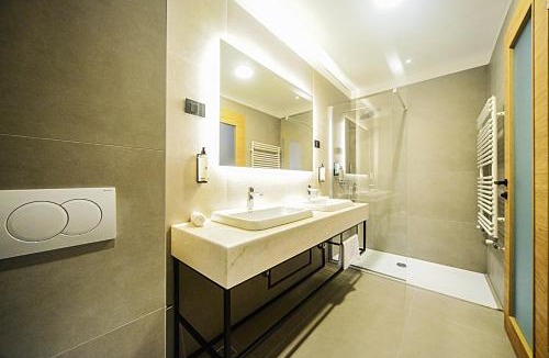 Delnice Hotel | Hotel Risnjak