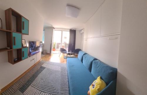 Alipasin Most Apartment | Aida