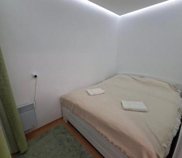 Gracanica Apartment | Stan na dan Čaršija