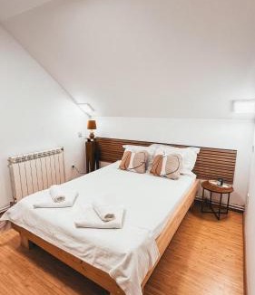 Turnu Magurele House | Cosy bedroom for 2 with Balcony in a Family Villa