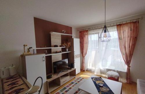 Alipasin Most Apartment | Studio - Bee Happy