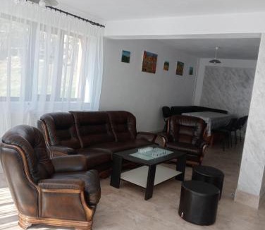 Isverna House | Casa din Deal Isverna Mehedinți