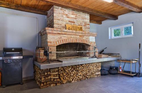 Staro Petrovo Selo Villa | Oaza Mira LAZE