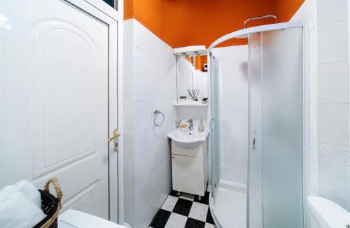Skadarlija Apartment | Amber Apartment with Terrace Old Town Renovated