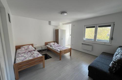 Kljuc Hotel | Aqua Rooms Ribnik