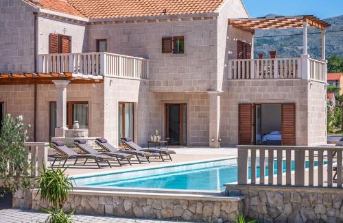 Cilipi Villa | Midnight Serenity