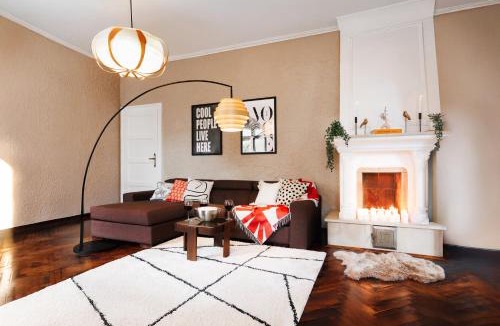 Skadarlija Apartment | Fireplace Magic 108m2 with Balcony & Foosball