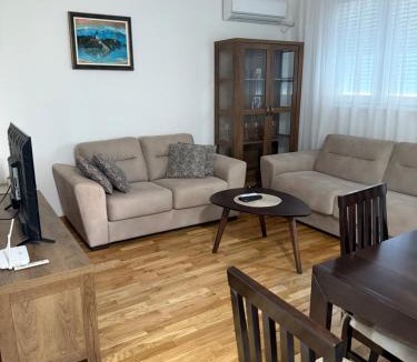 Novi Sad Apartment | Didi3-free parking