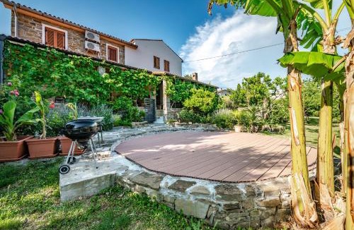 Koper Apartment | Istrska kamnita hiša z velikim vrtom - Istrian Stone House with Big Garden