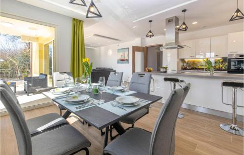 Zurkovo Apartment | Beach Front Apartment In Kostrena