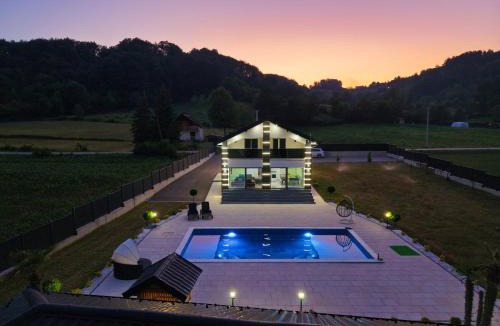 Tuzla Canton Villa | Villa La Casa Del Sol