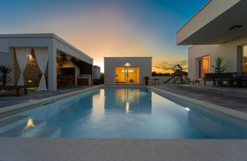 Debeljak Villa | Villa ARIA with a private heated pool