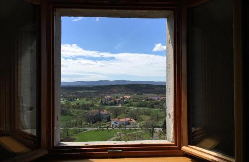 Stanjel Apartment | Štanjelski Razgledi AR